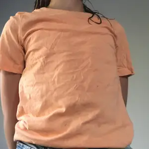 Jag säljer min dotters tröja för hon vill inte ha den😅
