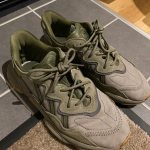 Adidas sneakers - Bra skick, storlek 41 och en halv. 