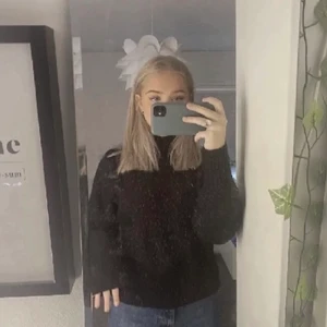 Stickad tröja - Stickad tröja från monki, fint skick 🌸