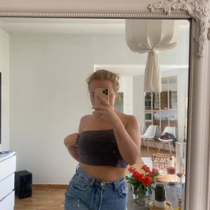 Mom jeans  - Köpta från zalando, aldrig använda endast prislappen som är borttagen! :)