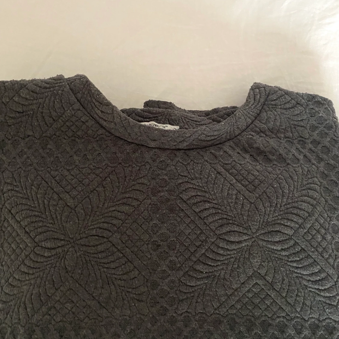 Grå tjocktröja - 90