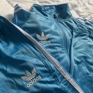 adidas sett - äkta, nypris 1300