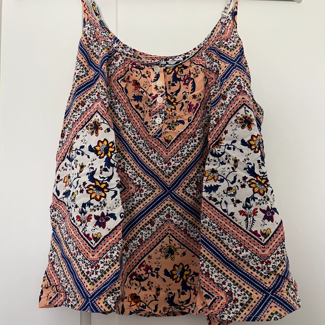 Bohemiskt linne i storlek 32