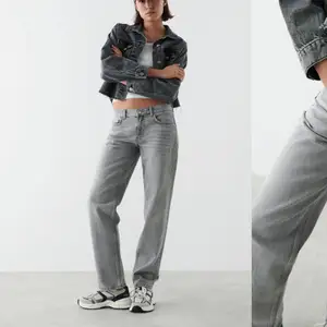 SÖKER! Dessa low waist gråa jeans från Gina i storlek 34. Skriv om ni kan sälja !