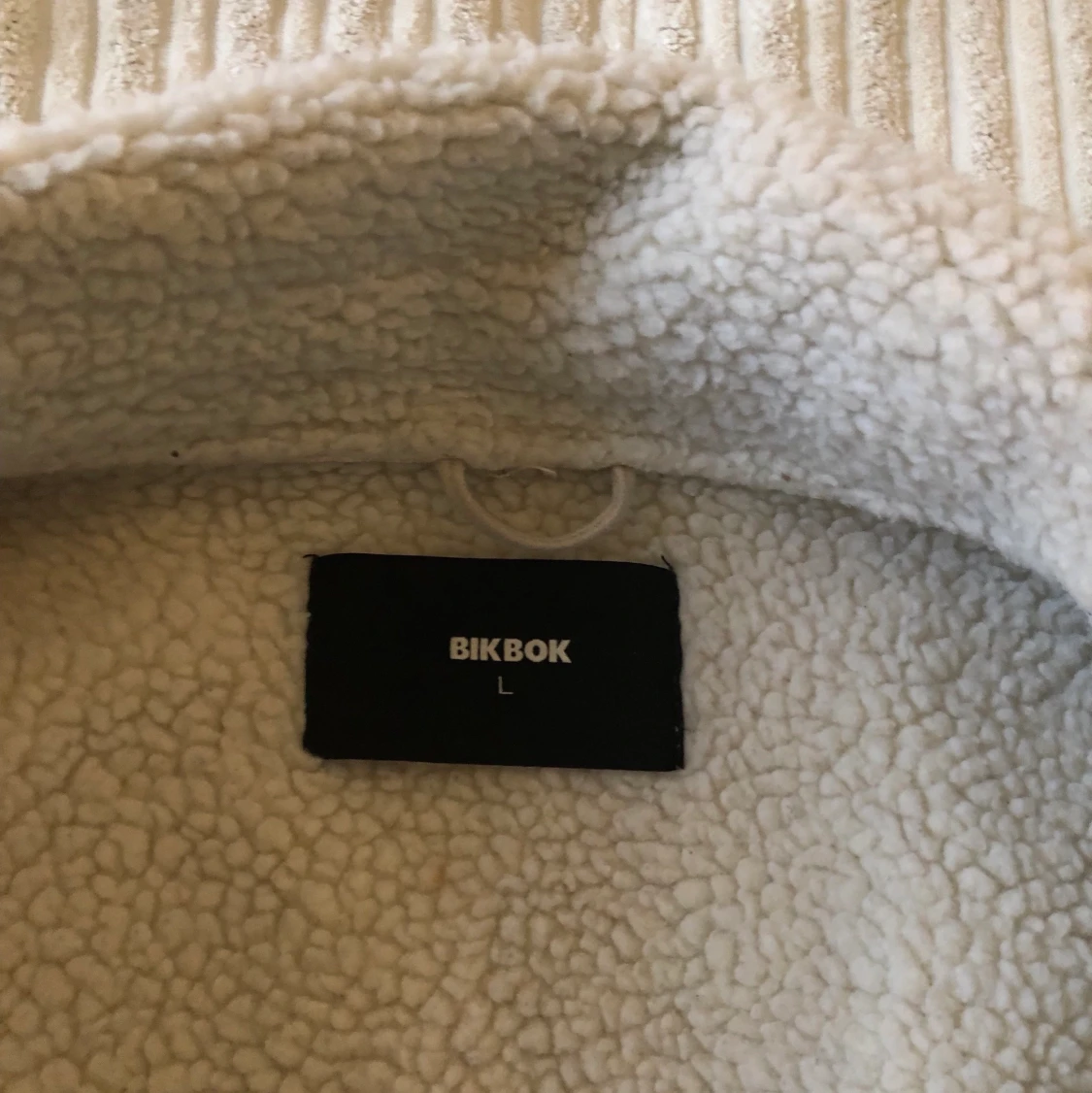 Vit Höstjacka med foder strlk L - 91