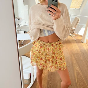 Blommig kjol - Assnygg kjol till sensommaren!!!🌸🌸🌸