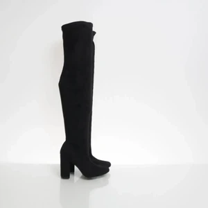 Over knee stövlar med klack strl 36 - Endast använda fåtal tillfällen. 