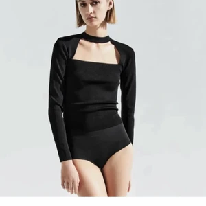 Zara tröja L - Populär topp ifrån zara i storlek L, aldrig använd