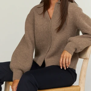 Stockh lm kofta - Stickad kofta från stockh lm. Aldrig använd, nypris 799kr