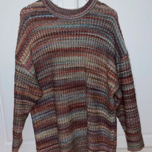 Stickad tröja  - Lång, färgglad stickad tröja från zara. Aldrig använd. 260 + 66 (frakt) 