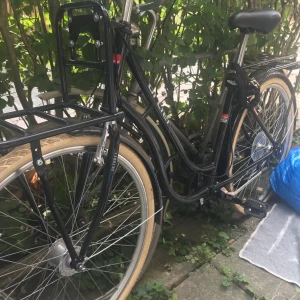 Ortler cargo Detroit alloy wave cykel - Säljer min älskade cykel som är lite använd men fortfarande i nyskick!  Skulle själv haft kvar den om inte min kille hade överraskat mig med min drömcykel 😍 finns i Fisksätra och pris kan diskuteras vid snabb affär ! 