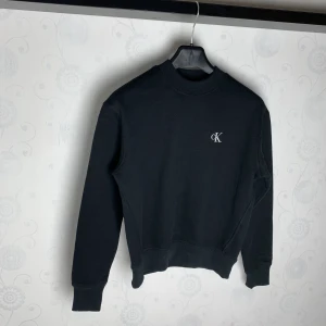 Calvin Klein Tröja [XS] - En skitsnygg tröja från Calvin Klein i dam storlek [XS] Bra skick, inga skavanker. 