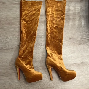 Tygskor  - Snygga tygskor oanvänd. 