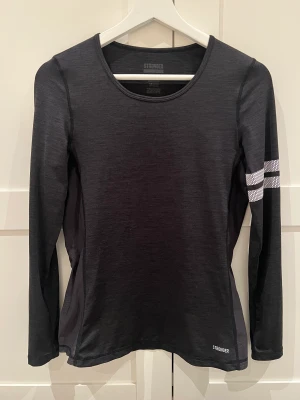 Stronger tröja storlek S - Stronger träningströja i storlek Small. 