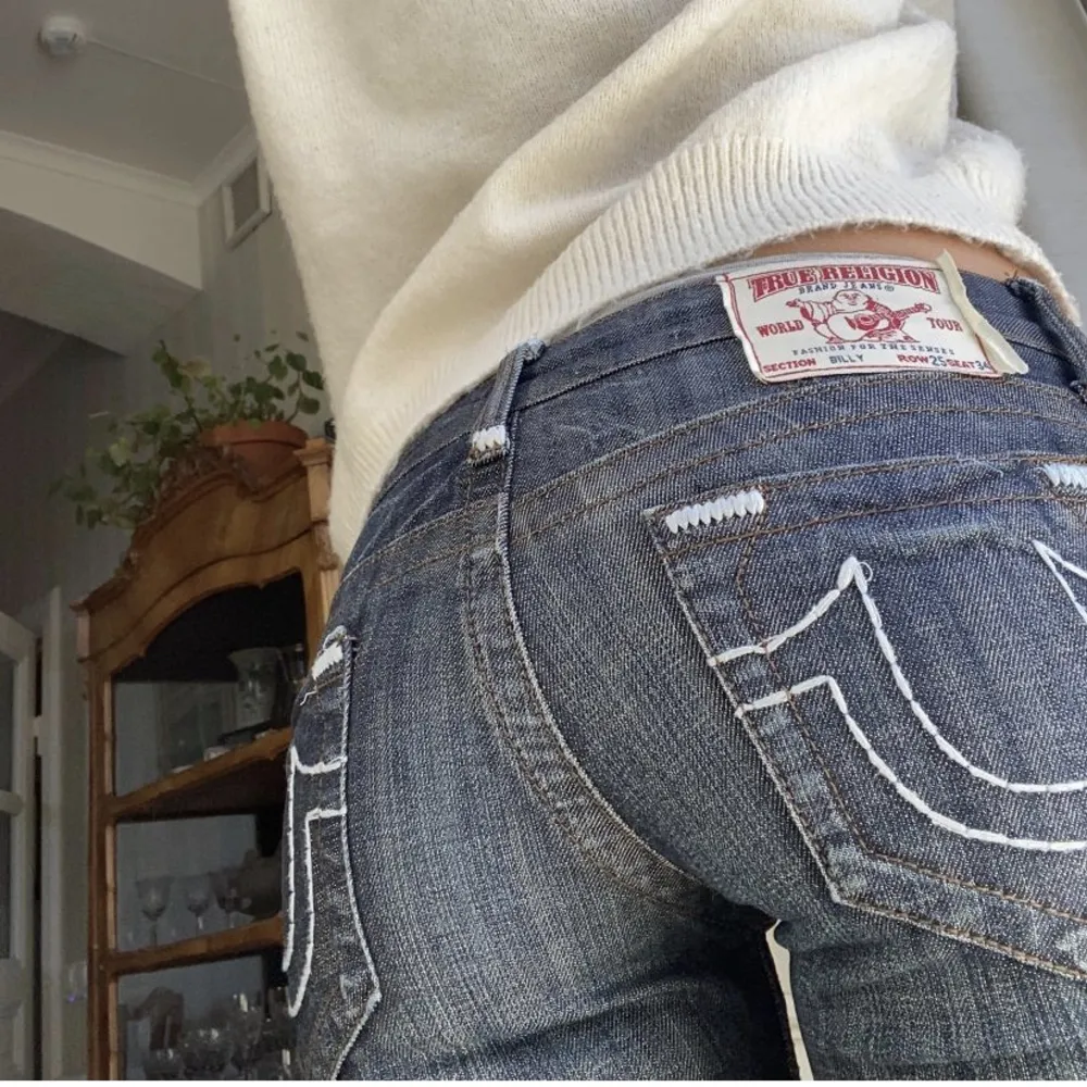 Säljer dessa fina true religion jeans, bilderna är lånade från min syster kontakta mig för mer info. Jeans & Byxor.