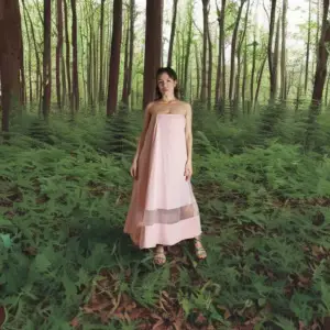 -Koreanskinspirerad modern klänning med -Ljusrosa med fina detaljer nere -Knappt använd