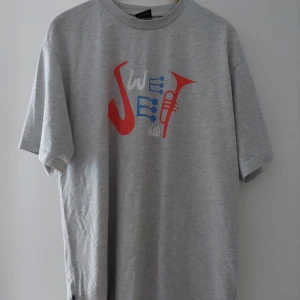 Sweet skate t shirt - Sweet skate t shirt storlek XL köpt på junkyard, ingen slitnad, PAKETET KAN SKICKAS