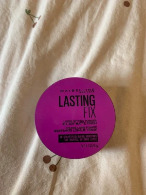 Maybelline Lasting Fix löspuder - Löspuder från Maybelline i en rund plastburk. Burken är oöppnad och säljer eftersom jag råkade köpa två 💜