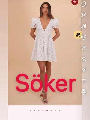 Vit spetsklänning med puffärm - Söker denna klänningen från feeling friday i storlek xs 