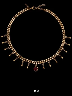 Maria Nilsdotter halsband  - Säljer ett superfint halsband från Maria Nilsdotter då de inte kommer till användning. (Finns inte i silver på hemsidan). Det är i bra skick men har bara oxiderats, går säkert att lösa med en silverputs om man vill ha det helt ljust och glansigt! Nypris: 10 995