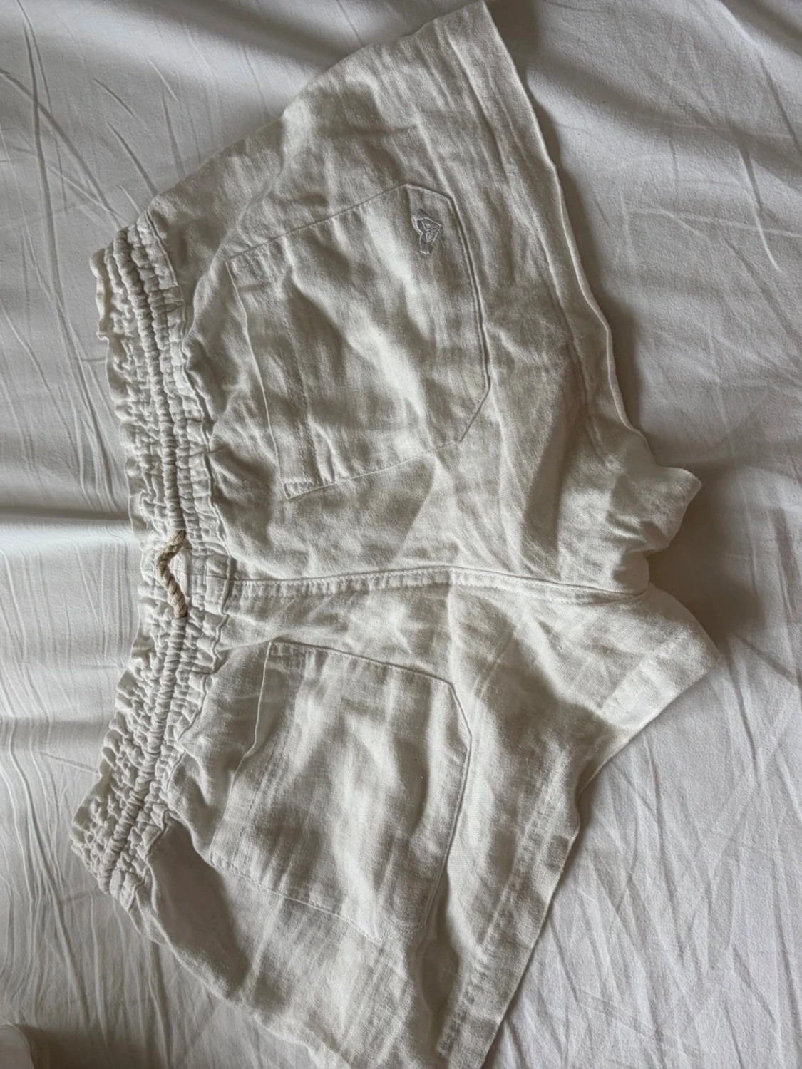 Vita lågmidjade linneshorts från Roxy - 4
