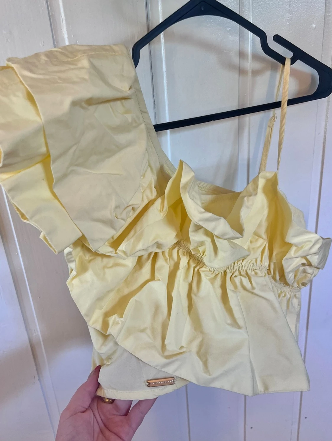 Ljusgul volang topp med offshoulder - 1