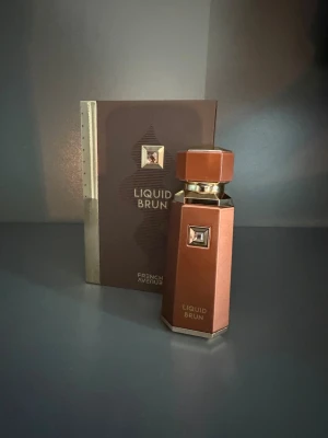 Liquid Brun - 100 ml  - Säljer min Liquid Brun 100 ml då den inte används. Endast testad några spray, så den är i princip full. Pris kan diskuteras med snabb affär 