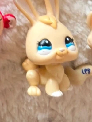 Littlest pet shop - Littlest pet shop Authentic kanin #1117. Skriv till mig privat för fler bilder. Skick som på bilden. Kolla gärna in min profil för bundle😊💕