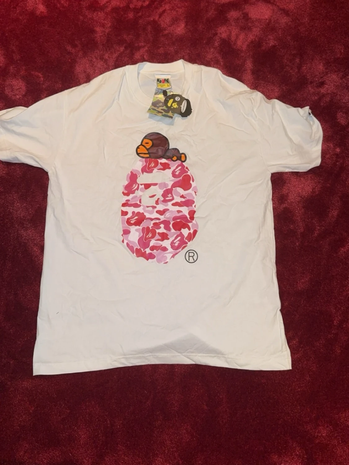 Vit BAPE t-shirt med rosa camo - 1