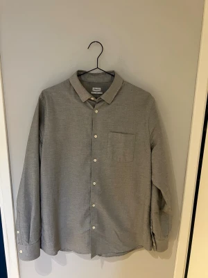 Skjorta från Filippa K  - Säljer en snygg skjorta från Filippa K