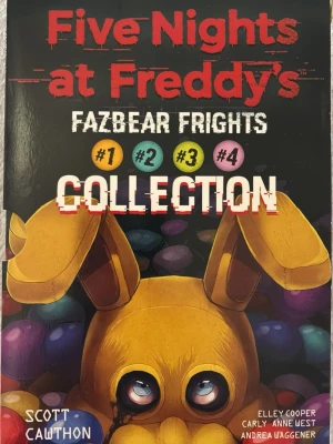 Five nights at Freddy’s böcker - En rare collection från vad jag vet som består av fyra böcker. Jag säljer för att jag har läst klart dem och tar plats i mitt rum💖