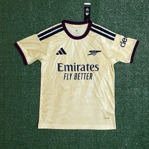 Arsenal 26/27 Tröja - Hej, säljer denna snygga tröjan för ett riktigt bra pris. Skriv till om ni är intresserade eller har anadra funderingar kring tröjan!