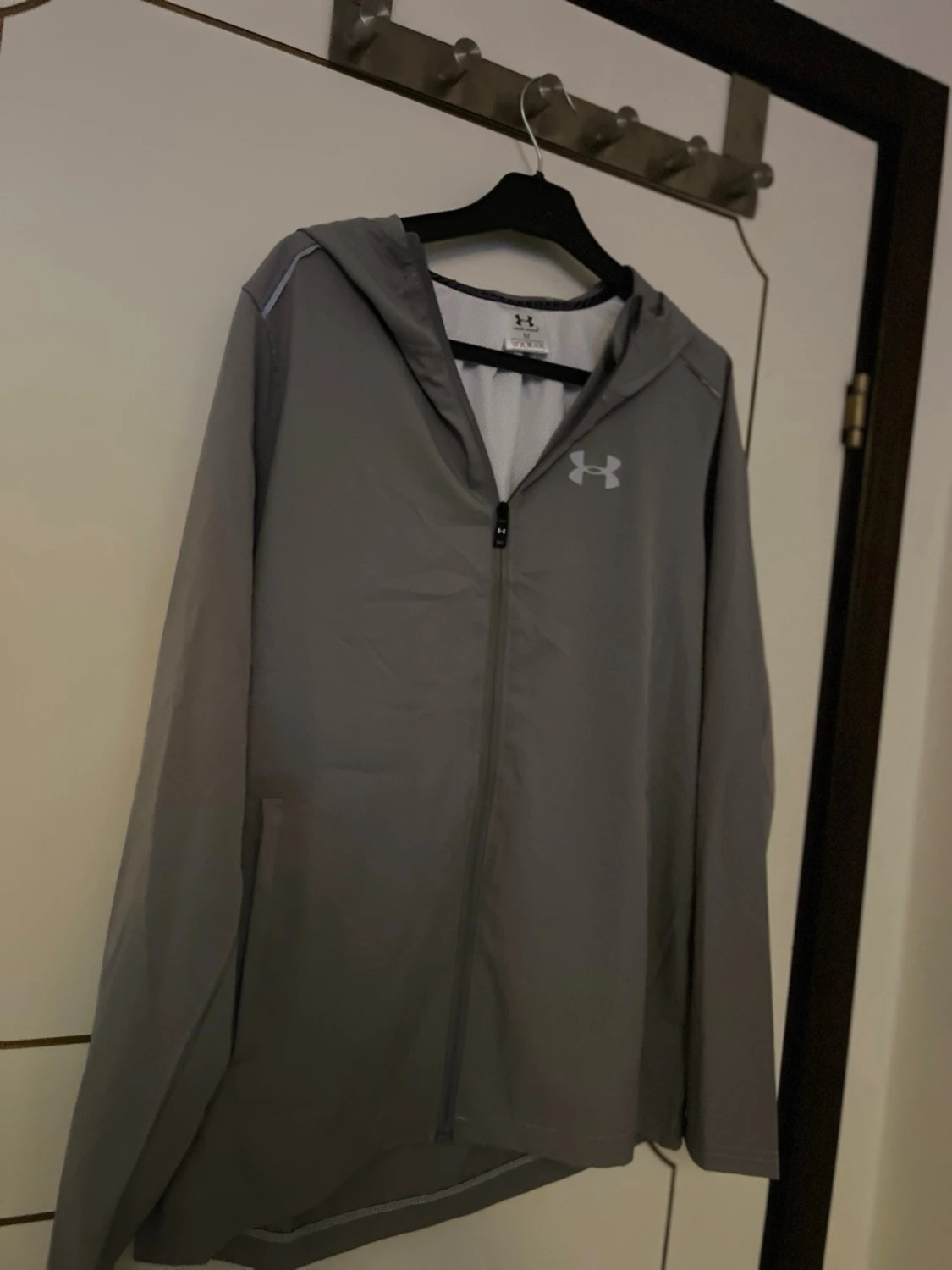 Grå vindjacka från Under Armour - 2