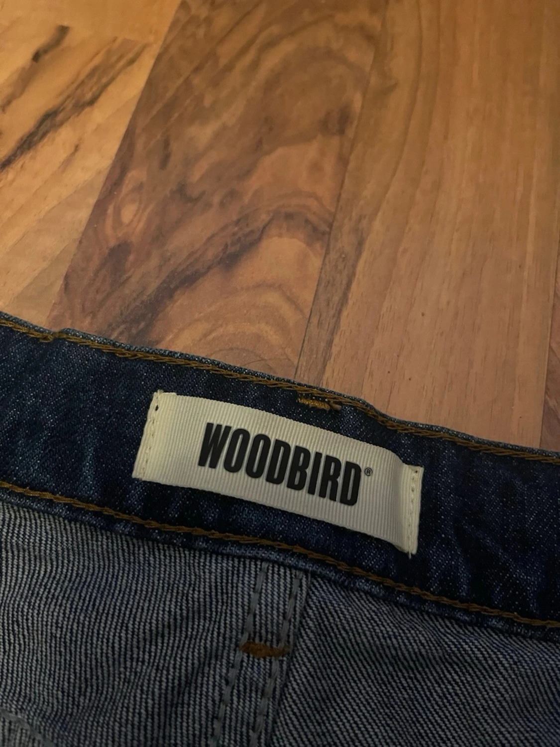 Mörkblå raka jeans från Woodbird - 1