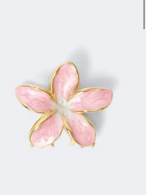 Hårklämma rosa blomma Gina tricot ny  - Rosa och guld hårklämma blomma från Gina tricot, ny med prislapp 