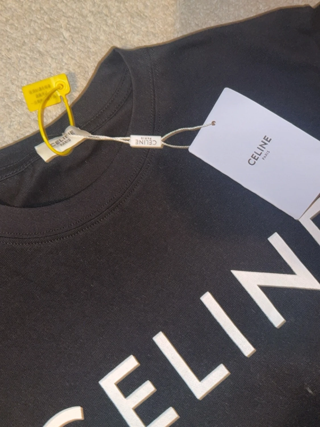 Svart t shirt med tryck - 2