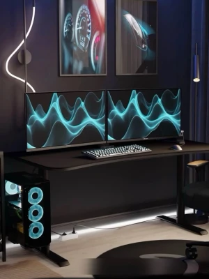 Arozzi Arena Gaming Skrivbord - Rejält och snyggt gamingbord på ca 160×80 cm med stor och bekväm arbetsyta. Bordsskivan är delad och har smarta kabelgenomföringar samt ett stort kabelnät under för att hålla kablarna samlade och undan. Kraftiga ben och stabil konstruktion gör bordet perfekt för gaming-setup, flera skärmar, PC och annan utrustning. Kommer rengöras och säljs i fint skick! 🎮Säljer hela min setup, så hör av dig om du är intresserad! 👍🏽Orginal skrivbordsmatta medföljer. Nypris: 4000kr. 
