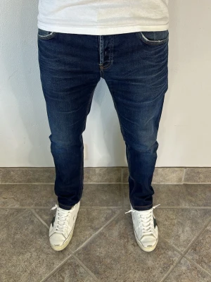 Dondup Mius Jeans - CONDITION — 9/10 Excellent condition.  Light signs of wear.     SIZE — 34 Model is 170 cm, 67kg  MEASUREMENTS (CM) (Please refer to the last photo for measurement guide)  A — 44 cm  B — 91 cm  C — 17 cm