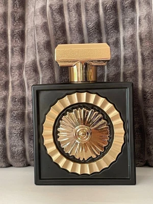 Lattafa Nebras - Lattafa Nebras 100ml ca 90ml kvar. Se bilder för noter och mängd. Jag postar alltid snabbt. Se gärna mina andra annonser för samfrakt 