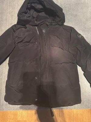Canada goose jacka - Canada goose macmillan bra skick storlek s