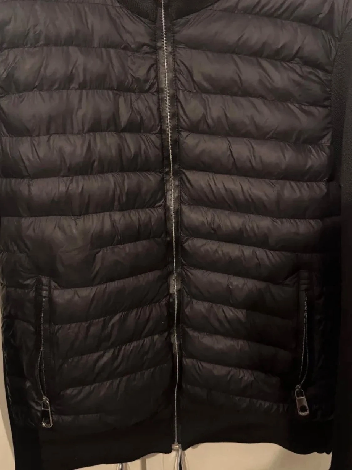 Svart pufferjacka från Moncler - 2