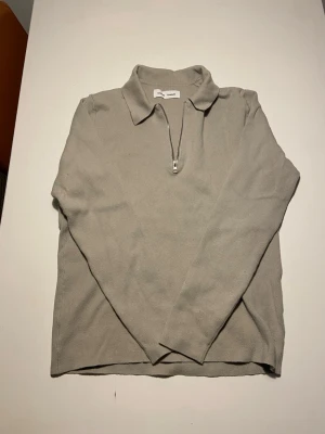 Samsøe  - Grå Samsøe halfzip i bra skick. M.