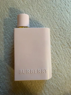 Burberry Her Elixir 100 ml - Endast testad ett fåtal gånger, i princip helt full✨