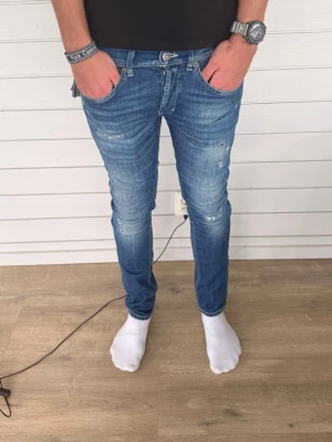 Dondup jeans  - Dondup jeans modell George - skriv för mått, storlek 29!