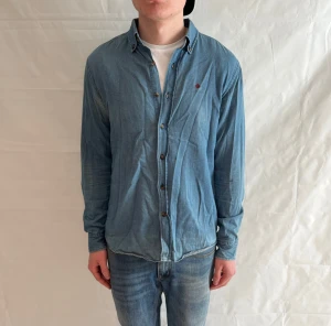 Morris Denim Shirt Blue Men's - Blå denimskjorta från Morris i storlek L. Pre-owned i mycket gott skick.