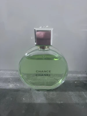 Chanel Chance Eau Fraîche parfym 100 ml - Parfym från Chanel- Chancd Eau Fraîche. Jag får inte användning för den, därav säljer jag den vidare. Nypris: 2095:-