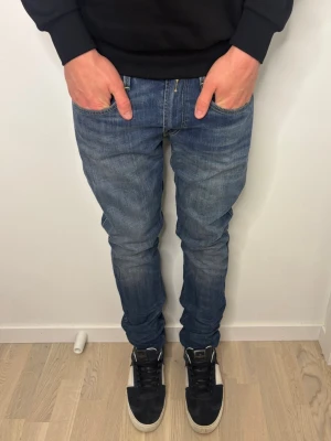 Replay jeans - Replay jeans | Modell: Anbass | Storlek: 31/34 | Bra skick | Modellen är 185 