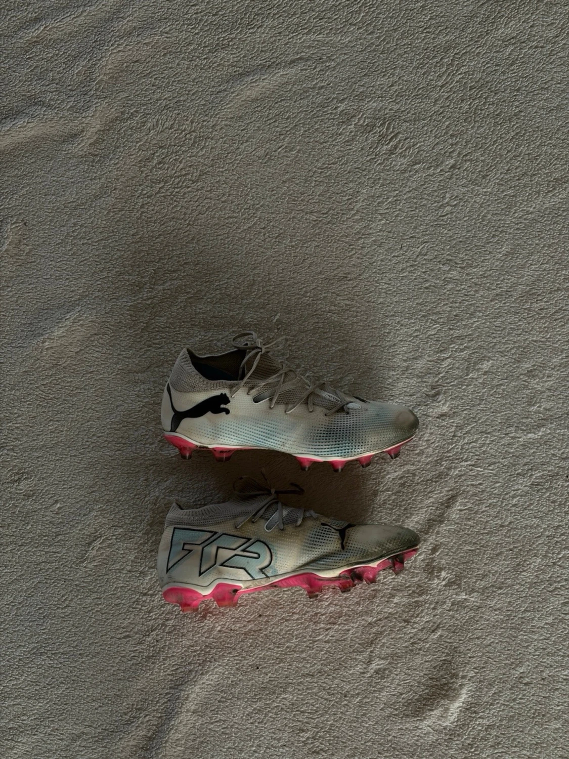 Puma fotbollsskor med rosa dobbar - 1