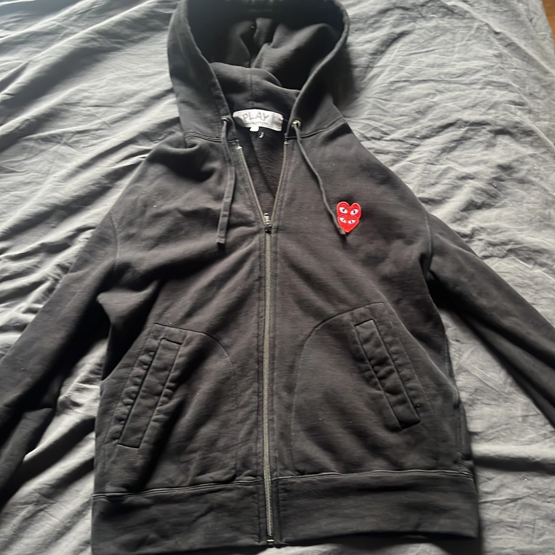Svart hoodie Comme des Garçons Play M