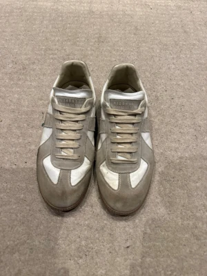 Maison margiela GATs - Ett par GATs i bra skick men för mesta dels skitiga!